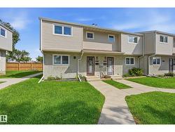 5677 137 AV NW  Edmonton, AB T5A 2H4