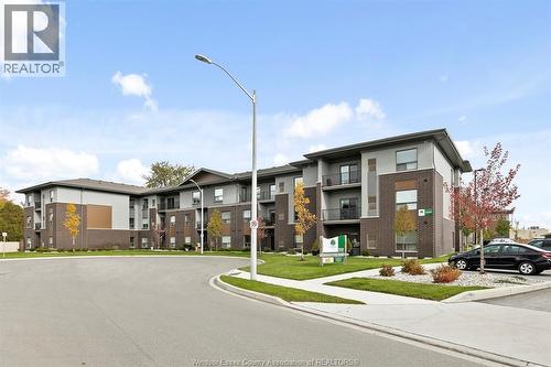5840 NEWMAN Unit# 205 , LaSalle, Ontario N9H 1S5 3