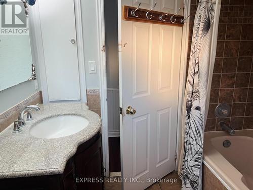 2184 Maple Grove Road, Clarington, ON - Indoor Photo Showing Bathroom