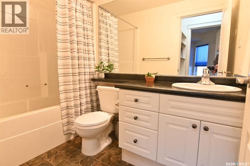 106 110 Armistice Way, Saskatoon, SK - Indoor Photo Showing Bathroom