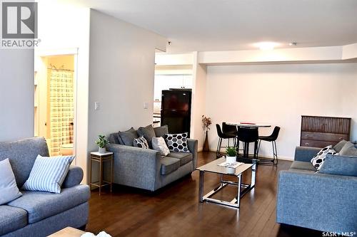 106 110 Armistice Way, Saskatoon, SK - Indoor Photo Showing Living Room