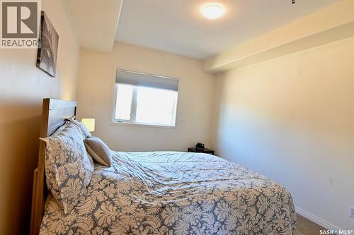 106 110 Armistice Way, Saskatoon, SK - Indoor Photo Showing Bedroom