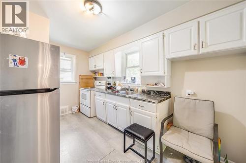 3264 Dominion Boulevard, Windsor, ON - Indoor Photo Showing Kitchen With Double Sink