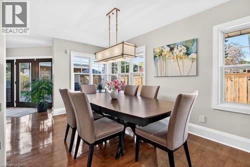 2079 Gary Crescent, Burlington, ON - Indoor Photo Showing Dining Room