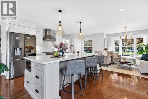 2079 Gary Crescent, Burlington, ON - Indoor Photo Showing Kitchen With Upgraded Kitchen