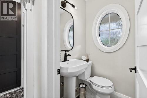2079 Gary Crescent, Burlington, ON - Indoor Photo Showing Bathroom