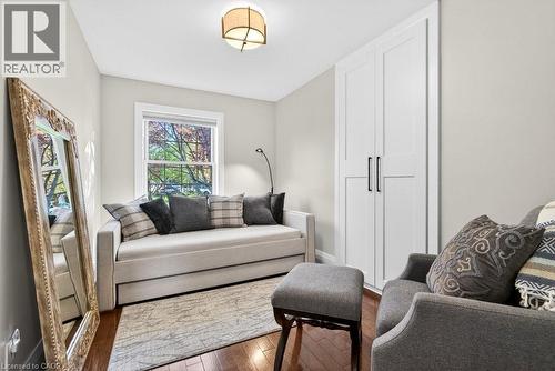 2079 Gary Crescent, Burlington, ON - Indoor Photo Showing Living Room