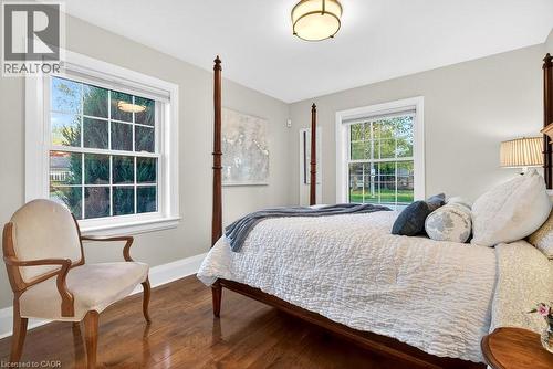 2079 Gary Crescent, Burlington, ON - Indoor Photo Showing Bedroom