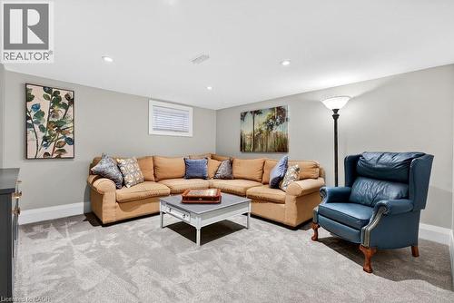 2079 Gary Crescent, Burlington, ON - Indoor Photo Showing Living Room