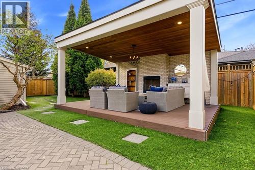 2079 Gary Crescent, Burlington, ON - Outdoor With Deck Patio Veranda With Exterior