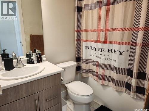 #212 315 Dickson Crescent, Saskatoon, SK - Indoor Photo Showing Bathroom
