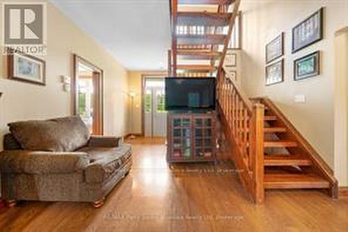 25 Cole Point Trail, Mckellar, ON - Indoor