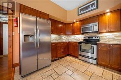 25 Cole Point Trail, Mckellar, ON - Indoor Photo Showing Kitchen