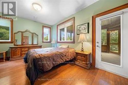 25 Cole Point Trail, Mckellar, ON - Indoor Photo Showing Bedroom