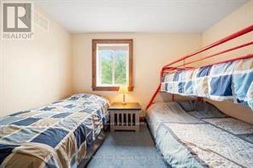 25 Cole Point Trail, Mckellar, ON - Indoor Photo Showing Bedroom