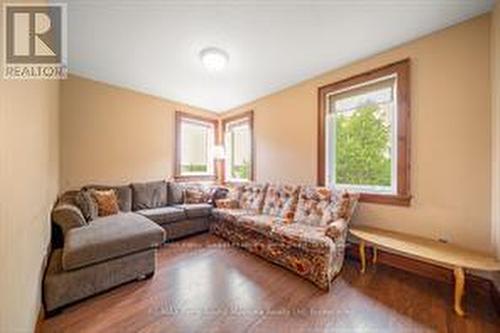 25 Cole Point Trail, Mckellar, ON - Indoor Photo Showing Living Room