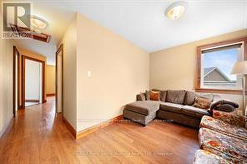 25 Cole Point Trail, Mckellar, ON - Indoor Photo Showing Other Room