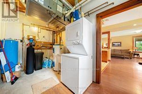 25 Cole Point Trail, Mckellar, ON - Indoor Photo Showing Laundry Room