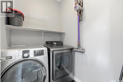 534 Maple Crescent, Warman, SK - Indoor Photo Showing Laundry Room