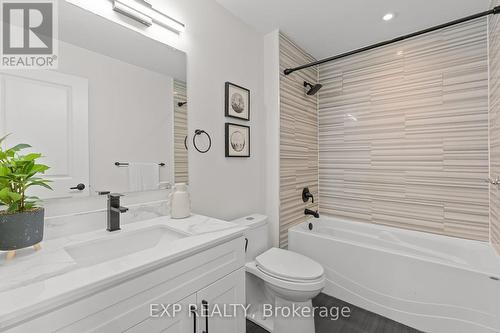 17 Harrison Avenue, Mississauga, ON - Indoor Photo Showing Bathroom