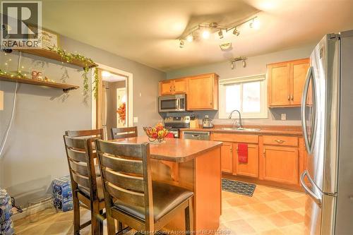 2480 Arthur Road, Windsor, ON - Indoor Photo Showing Kitchen With Double Sink