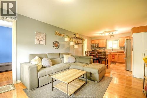 2480 Arthur Road, Windsor, ON - Indoor Photo Showing Living Room