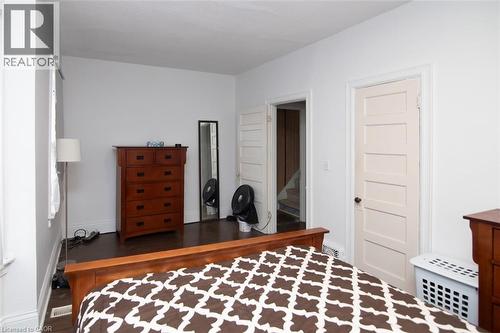 39 Arthur Avenue N, Hamilton, ON - Indoor Photo Showing Bedroom