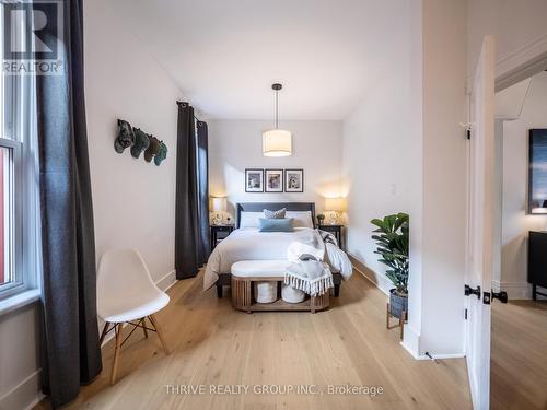 12 Arthur Street, London East (East F), ON - Indoor Photo Showing Bedroom