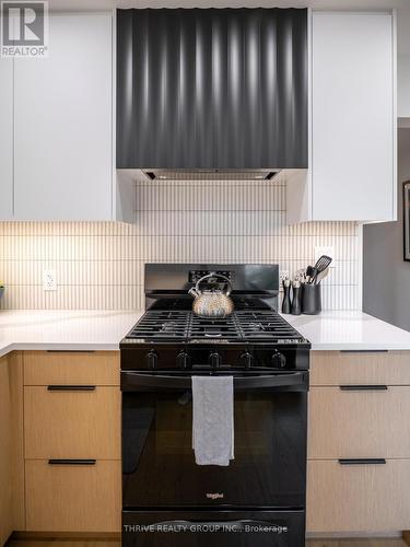 12 Arthur Street, London East (East F), ON - Indoor Photo Showing Kitchen