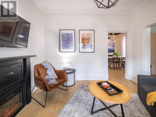 12 Arthur Street, London East (East F), ON - Indoor Photo Showing Living Room