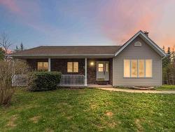 12 Maplewood Court  Beaver Bank, NS B4G 1B6