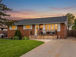 28 St. Charles  Amherstburg, ON N9V 3J7