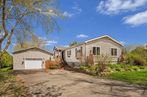 18 Rue de La Noraye  Saint-Jean-Sur-Richelieu, QC J2X 5P1