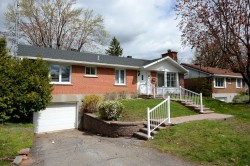 88 Rue Cartier Montréal (Pierrefonds-Roxboro), QC H8Y 1G8