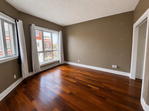Chambre à coucher principale - 403-110 Rue Barnett, Dollard-Des-Ormeaux, QC - Indoor Photo Showing Other Room