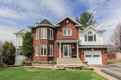 389 Rue Ste-Catherine  Saguenay (Chicoutimi), QC G7G 5C8