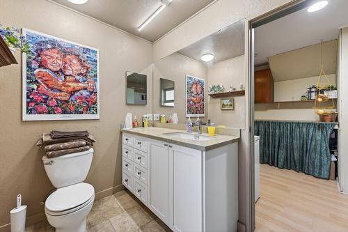 5000 Starshine Way, Merritt, BC - Indoor Photo Showing Bathroom