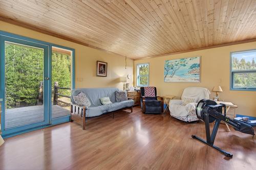 5000 Starshine Way, Merritt, BC -  Photo Showing Living Room