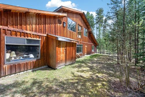 5000 Starshine Way, Merritt, BC - Outdoor With Exterior