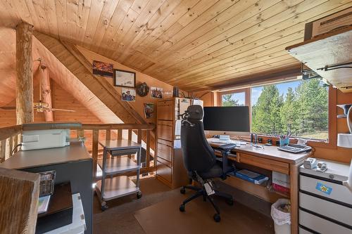 5000 Starshine Way, Merritt, BC - Indoor Photo Showing Office