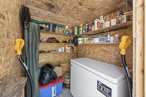 5000 Starshine Way, Merritt, BC - Indoor Photo Showing Other Room