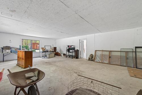 5000 Starshine Way, Merritt, BC - Indoor Photo Showing Other Room