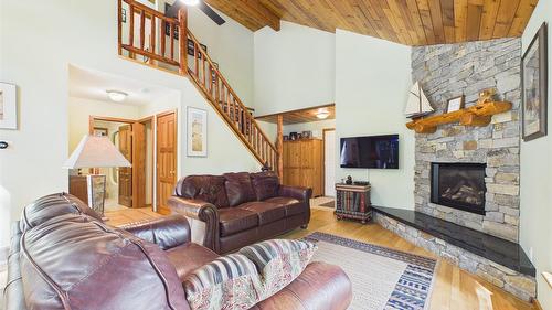9387 Moyie Shores Estates Road, Moyie, BC - Indoor Photo Showing Living Room With Fireplace