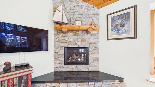 9387 Moyie Shores Estates Road, Moyie, BC - Indoor With Fireplace