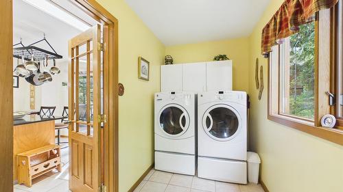 9387 Moyie Shores Estates Road, Moyie, BC - Indoor Photo Showing Laundry Room