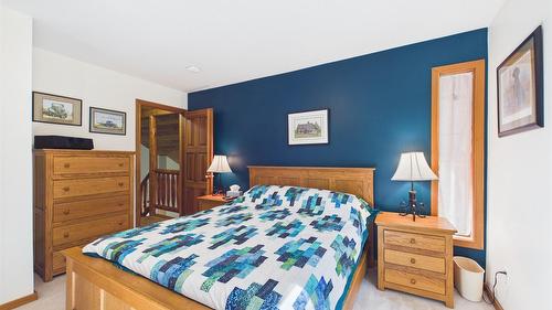 9387 Moyie Shores Estates Road, Moyie, BC - Indoor Photo Showing Bedroom