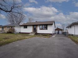 219 Moodie Street West Thunder Bay, ON P7E 5A5