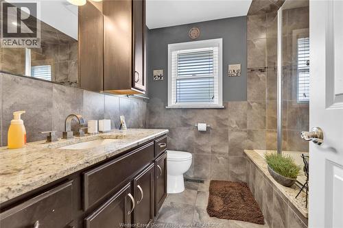 2456 Randolph, Windsor, ON - Indoor Photo Showing Bathroom