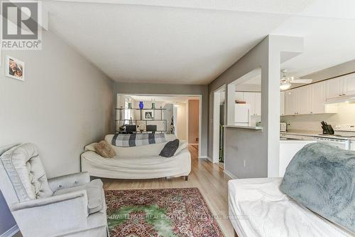 331 Ravineview Way, Oakville, ON - Indoor Photo Showing Bedroom