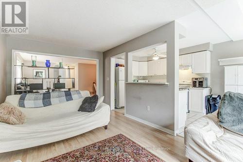 331 Ravineview Way, Oakville, ON - Indoor Photo Showing Bedroom